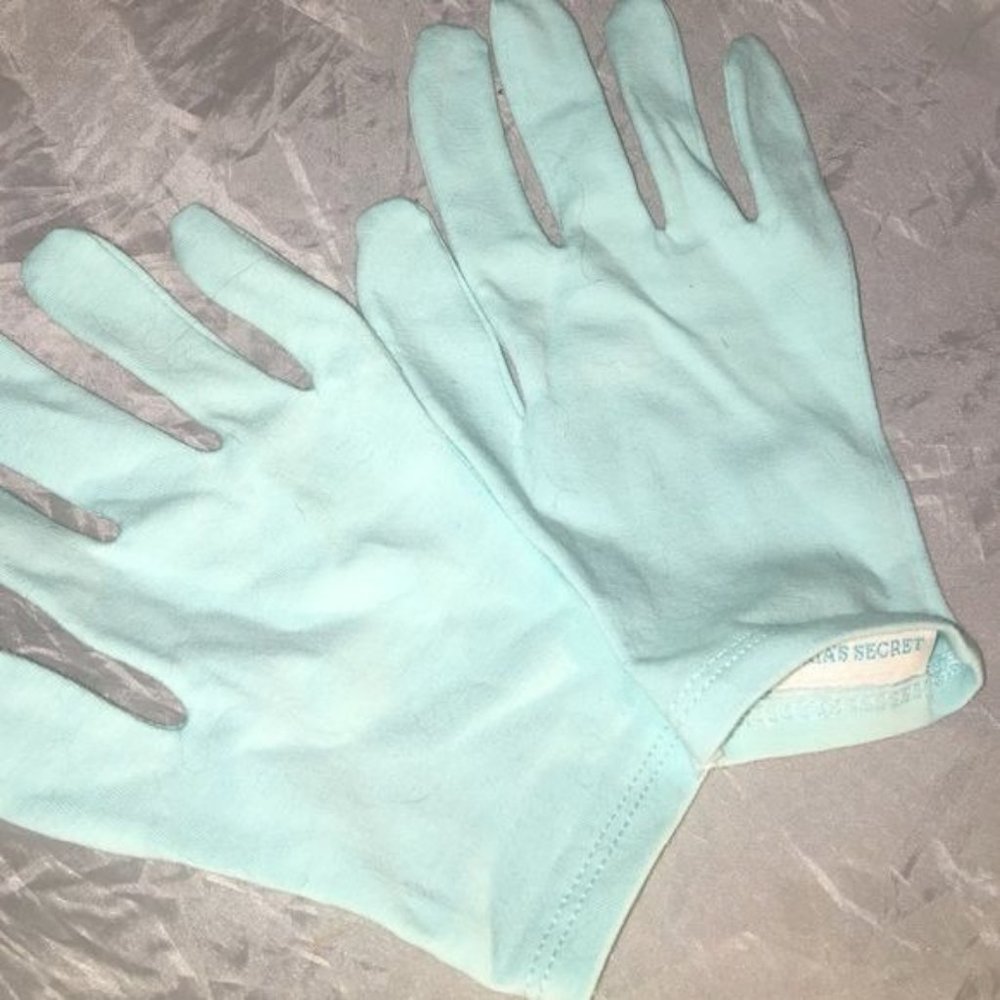 Victoria's Secret Body By Victoria SPA aqua gloves